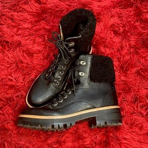 Índigo Rd. Ankle cozy combat boots